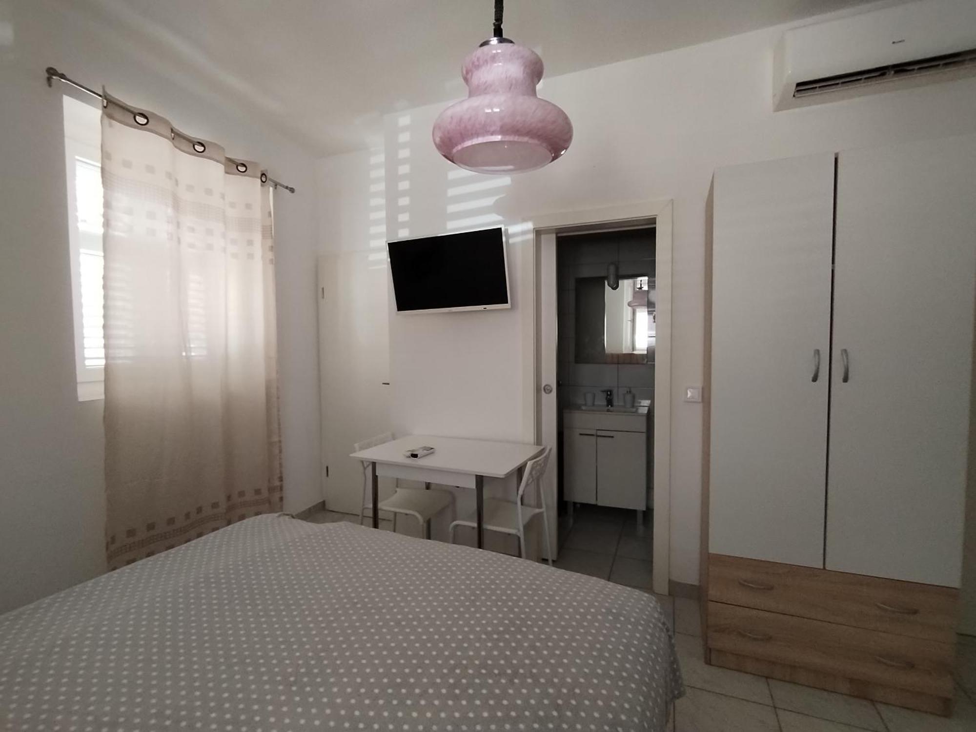 Studio Apartments Ana & Mia Vis Exterior photo